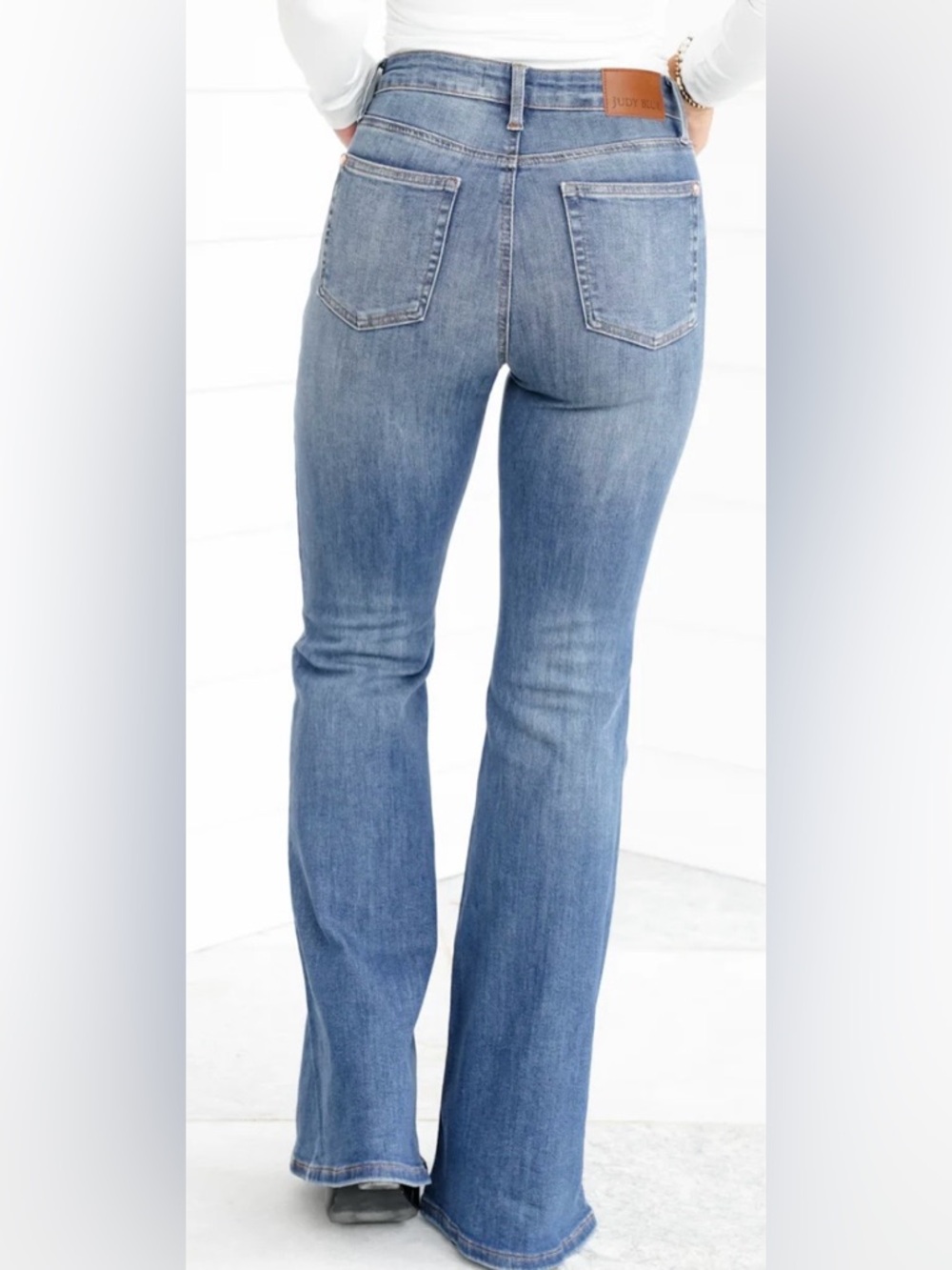 Judy Blue Light Blue Flare Jeans with Panel Seams so flattering! 16W - Picture 3 of 9